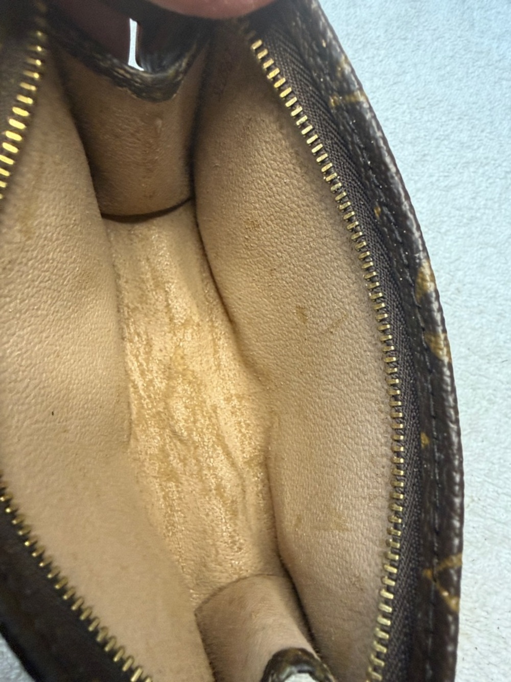 Louis Vuitton Monogram Pochette Toilette 15 M47546 Wristlet/Clutch - Picture 6 of 12